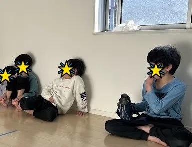 発達障害児の服食べる行動原因と対策