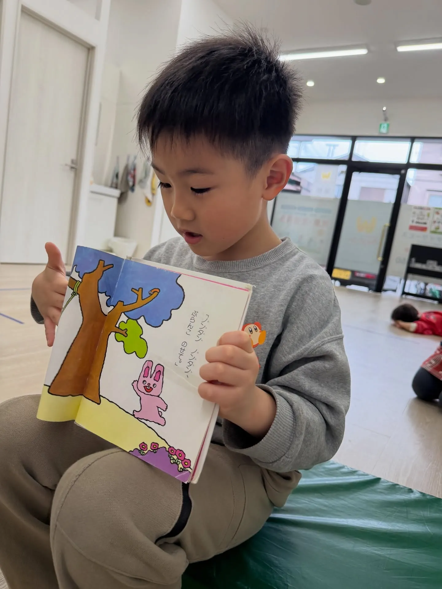 入学式も終わり、元気いっぱいに来所してくれました😊✨ピカピカ...
